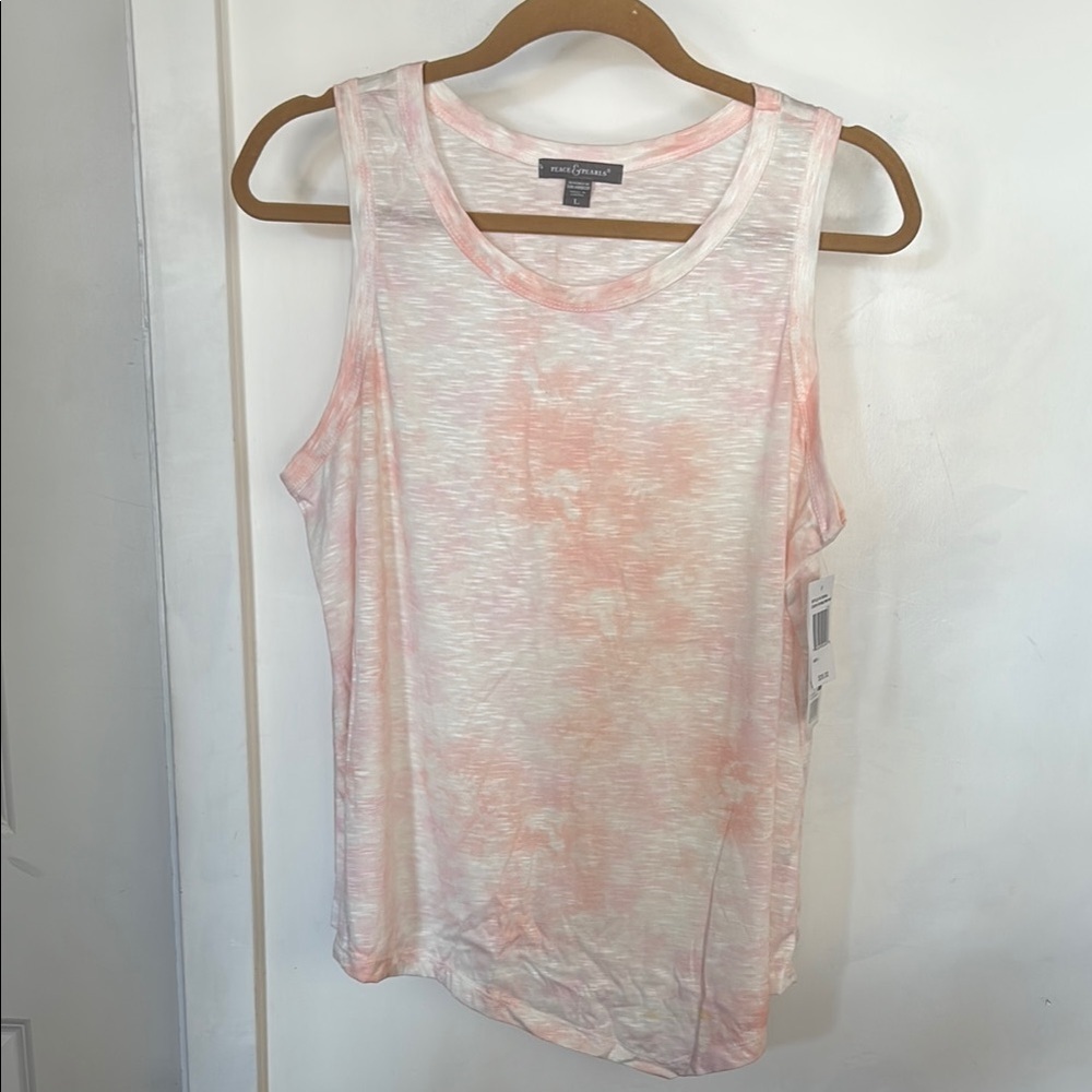 Cream and White Sleeveless Tank Top with Watercolor Pattern